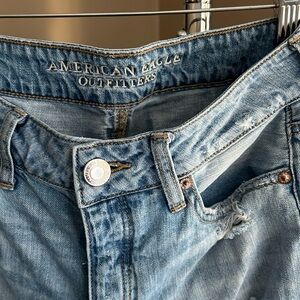 American Eagle Tomgirl distressed denim